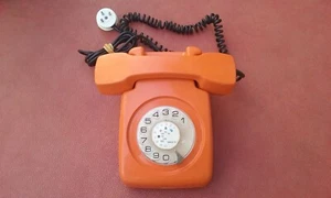 ISKRA ATA 62 TELEPHONE FIXE ORANGE 1970s ROTARY DIAL PHONE TELEFON YUGOSLAVIA - Zdjęcie 1 z 8