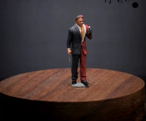 1/43  1/64  figure cool man Two-Face  fit 1:64 street car stand - Picture 1 of 2