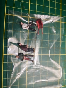 HO Scale Construction Worker Figure Set #3 - Picture 1 of 2