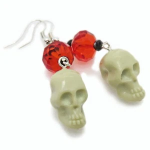 Pendientes de calavera y cuentas de vidrio naranja de Halloween de SoniaMcD - Imagen 1 de 28