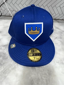 Kansas City Royals New Era 2022 Clubhouse logotipo alternativo gorra ajustada 7 3/4 - Imagen 1 de 9