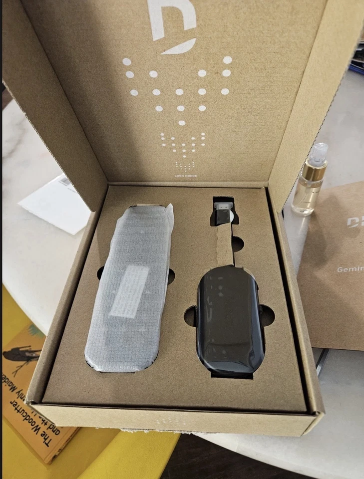 New DIRECTV Gemini Air Streaming Device 4K - P21KW-500 **TOO CHARITY*** - Image 1 of 1