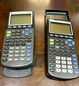 TI-83 Plus & TI-83 Texas Instrument graphischer Taschenrechner wissenschaftlich schwarz lesen - Bild 1 von 13