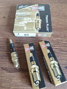 Package of 3 Champion Premium Truck Spark Plugs. 💥 - Foto 1 di 1