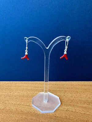 Orecchini rametto di corallo rosso del mediterraneo e chiusure argento 925 - Immagine 1 di 4