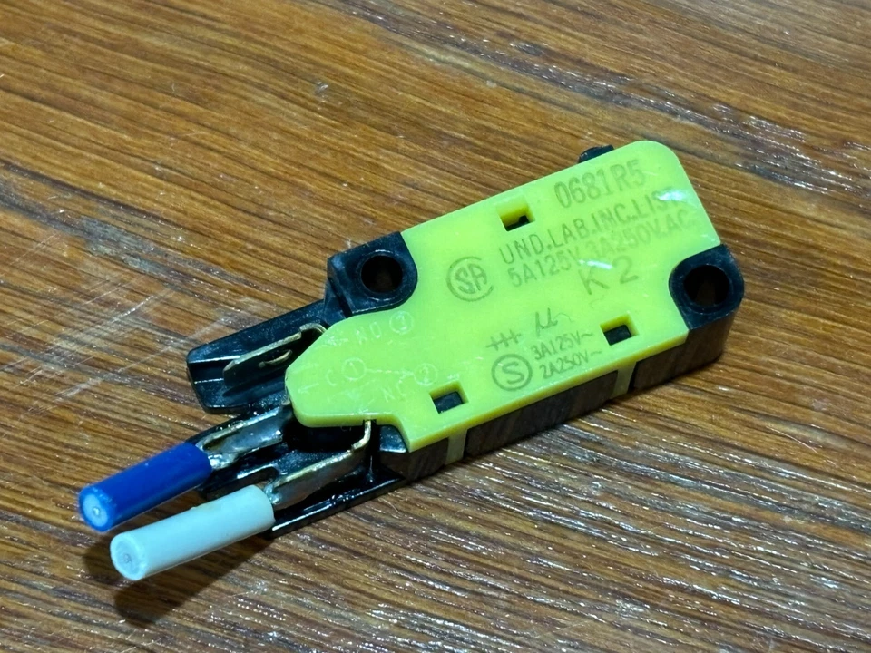 Piezas de tocadiscos Harman Kardon HK720 - Microinterruptor K2 Foto 1 de 1