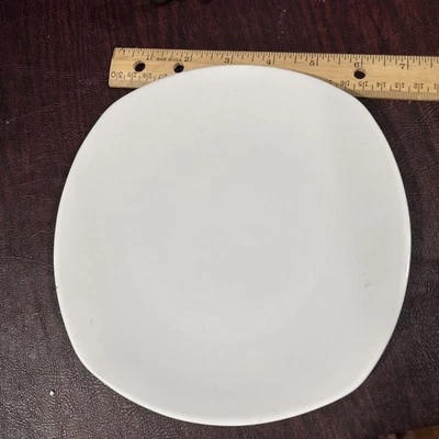 One Crate & Barrel MAXIE White Square Round Corners Bread Appetizer Plates - Image 1 of 3