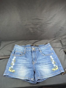 Harper Denim Jean Shorts Size 27 Blue Embroidered Floral Mid Rise Medium Wash - Picture 1 of 8