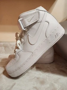 Damengröße 10 Nike Air Force 1 '07 Mid Sneaker Schuhe dreifach weiß DD9625-100 - Bild 1 von 11
