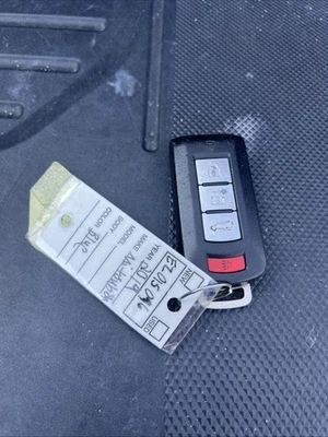 OEM 2014 2015 2016 2017 2018 2019 MITSUBISHI OUTLANDER REMOTO Llavero sin llave Foto 1 de 4