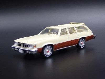 1976 76 PONTIAC Lemans Safari Carro 4 Porta W con Gancio 1/64 Modello Auto - Immagine 1 di 4