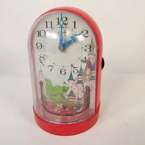 Reloj animado Bradley Disney Magic Castle 1979 y caja de música con desfile giratorio - Imagen 1 de 10