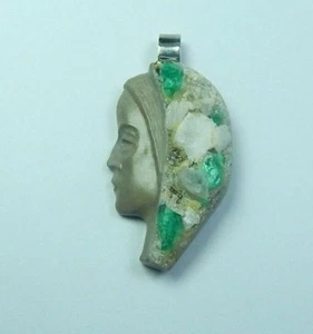 Colombian Emerald Rock Hand Carved Virgin Mary Pendant Silver 950 Muzo - Picture 1 of 12