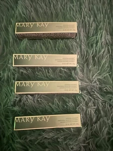 MARY KAY Perfecting Concealer *BRAND NEW* Fantastic Flawless Skin Great Coverage - Picture 1 of 1