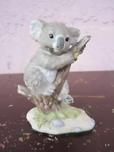 Handbemalte dekorative Figur Koala Bär auf Baum Zweig zum Verkauf!!! - Bild 1 von 6