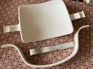 Original Stokke Tripp Trapp Bügel Holz Holzbügel mit Lederriemen Baby Set weiß - Bild 1 von 2