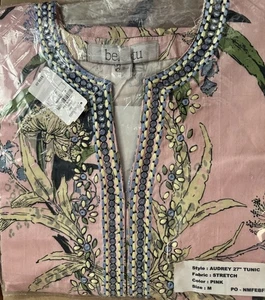 Bella Tu Tunika "Audrey" MED rosa, blau, grün, gelb 27" L bestickt neu in Verpackung 230 $ - Bild 1 von 7