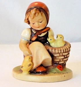 Hummel Goebel Figur - Kükenmädchen - #57/0 - TMK1 - eingeschnittene Krone - RAR! - Bild 1 von 9