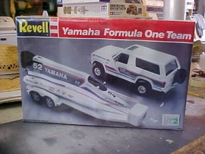Revell Yamaha Formel 1 1/25 Rennboot mit Bronco Modellbausatz 7241, neu versiegelt - Bild 1 von 1