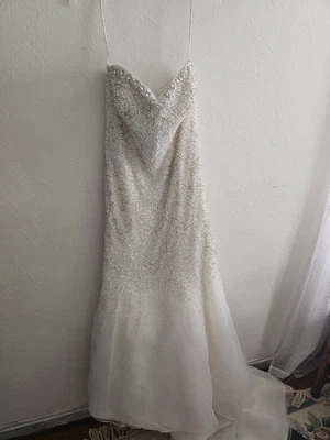 Vestido de novia Galina Signature muestra trompeta talla 14, todavía con etiquetas Foto 1 de 3