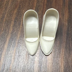 Zapatos de salón vintage años 60 Barbie crema invierno blanco roto tacones punta cerrada Japón - Imagen 1 de 5