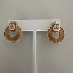 Pendientes de clip vintage 1928 con detalles de porcelana, esmalte, diamantes de imitación en oro - Imagen 1 de 6