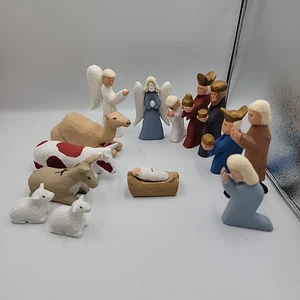 Hand Carved Hand Painted Wooden 15 Piece Nativity Scene 5.5in Tall - Picture 1 of 5