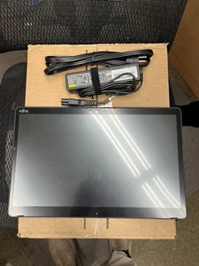 Fujitsu Stylistic Q739 Core i5-8365U 8GB 256 m.2 Windows 10 - Picture 1 of 3