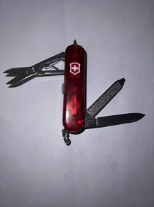Navaja suiza Victorinox Signature Lite roja translúcida con luz roja - Imagen 1 de 6