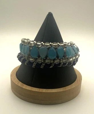 Pulsera de eslabones de cadena azul y plata W? Cuentas de lágrima e imán de cierre de palanca 8"L Foto 1 de 4