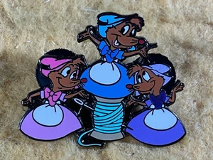 A13-43 DISNEY ANSTECKNADEL - MÄUSE / MAUS AUS CINDERELLA - MARY, SUZY UND PENA MÄDCHEN - Bild 1 von 2