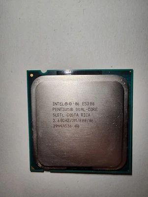 CPU INTEL PENTIUM DUAL CORE 775 E5300 SLGTL 2.6GHZ/2M/800 - TESTATO FUNZIONANTE - Immagine 1 di 4