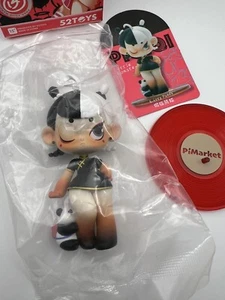 52TOYS Pi Qi Qi Little Monster Serie Gritty Panda Mini Figur Kunst Spielzeug Geschenk - Bild 1 von 3