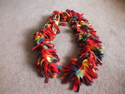 Bufanda polar reciclada reutilizada hecha a mano divertida flecos boa colores audaces 56x6" LINDA Foto 1 de 2