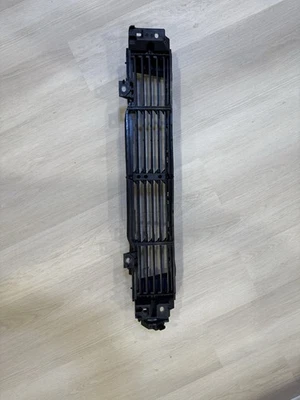 Parrilla de obturador de aire activo inferior delantera Mazda CX-5 con módulo de motor OEM Foto 1 de 4