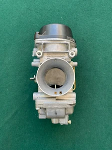 Suzuki GSXR 750 1992-1995 (WN-WS) carburettor body RHS (13204-17E01) (NOS) - Picture 1 of 7