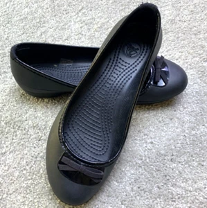 Crocs Women's 8 Mammoth Flats Black Bow Business Casual Comfort Office - Picture 1 of 13