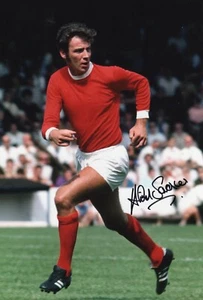 David Sadler signiertes Manchester United Foto Echtheitszertifikat (2) - Bild 1 von 1