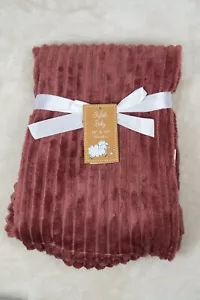 NEW Baby Girl Soft Rose Blanket 100% Polyester - Picture 1 of 3