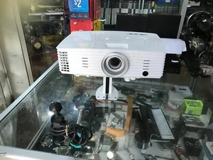 PROYECTOR ACER P1185 DLP QSV1410 CON SOPORTE - SIN MANDO A DISTANCIA - LEER - Imagen 1 de 14