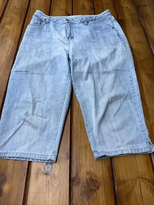Bill Blass Woman’s 33x19 Jeans Denim Blue Jeans Capris Petite Stretch distressed - Imagem 1 de 4