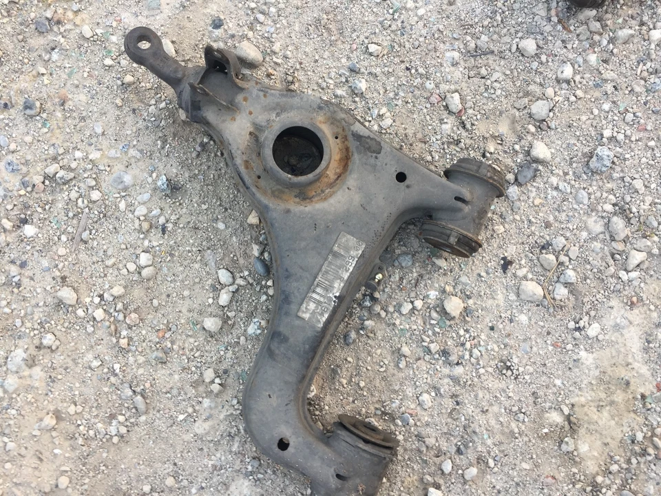 Brazo de control inferior derecho mercedes-benz w210 e430 e320 e280 e240 e55 amg Foto 1 de 1