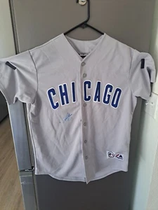 DERREK LEE AUTOGRAPHED BASEBALL JERSEY with COA CUBS - Picture 1 of 9