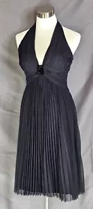 Calvin Klein - schwarzes Neckholder Kleid gefüttert Kleid mit Perlenakzent am V-Ausschnitt - 2 - Bild 1 von 2