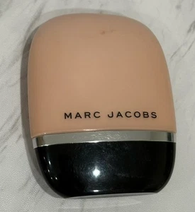 Marc Jacobs Shameless Foundation SPF 25 - Light R230 - 1.08 oz - Picture 1 of 2
