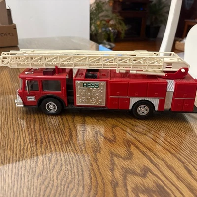 De colección Original 1986 Hess Juguete Camión de Bomberos Banco Rojo Bonito Antiguo Foto 1 de 4