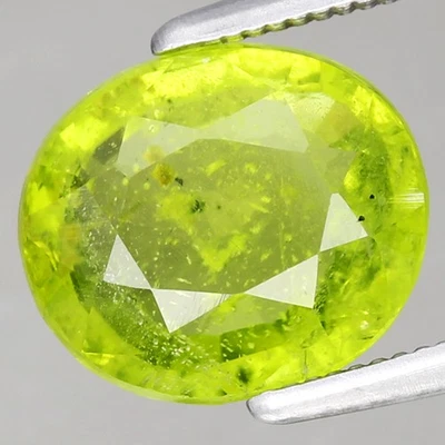 2.86ct 9.1x7.8mm Oval Natural 100%Untreated! Green Peridot, Myanmar Precious! - Image 1 of 4