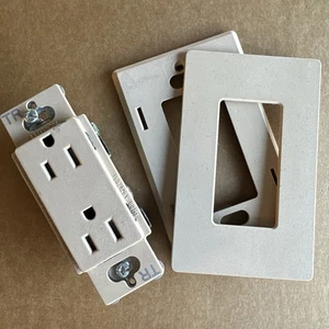 Receptáculo dúplex Claro de 15 amperios resistente a manipulaciones, topo (SCRS-15-TR-TP) - Imagen 1 de 2