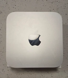 Apple Mac mini (256GB SSD, M2, 8GB,) Silver - MMFJ3LL/A - Picture 1 of 4