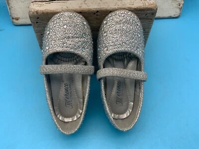 Merence Eternal Classic Toddler Shoes, Silver Glittered Elastic Strap, Size 6 - Image 1 of 4
